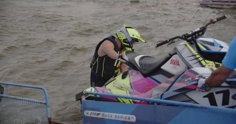 Jetski lowering Vídeo Stock 167681173
