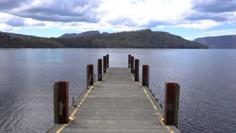 Jetty at Lake St Clair 動画素材 201708270