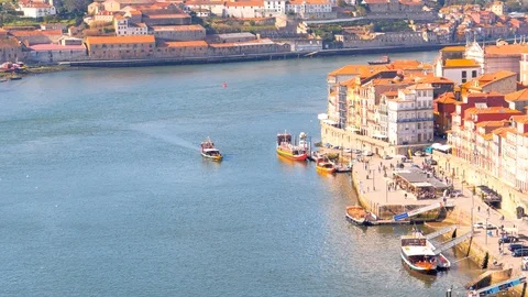 Jetty of ships in Vila Nova de Gaia and Douru river 動画素材 89148578