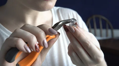 Jewelry designer working in studio, creating unique handmade pieces. Video stock 88775047