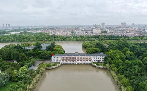 The Jiangdu Water Control Project, source of the eastern route of the South-t Stock-Fotos