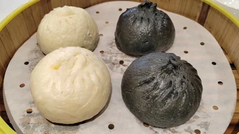 Jiangnan Steamed Buns (Pine Nut Grass Bun &amp; Black Crab Roe Bun) Close Up Vídeos de archivo 331613771