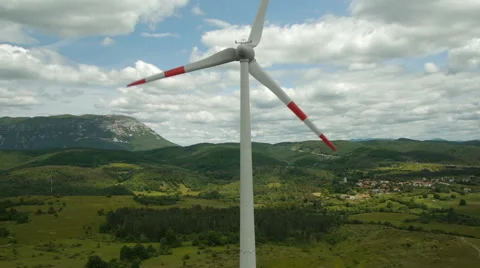 Jib in front of Wind Turbine 库存影片 44967964