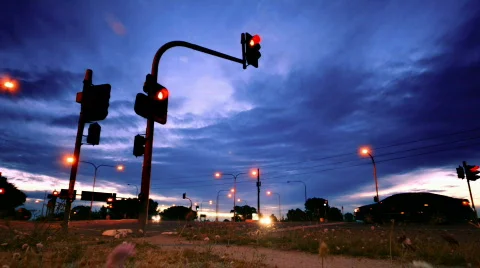Jib moves up to reveal a intersection in timelapse. Video stock 375633