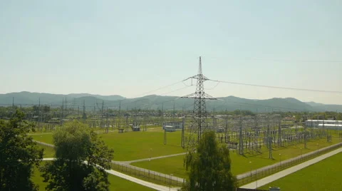 Jib over high-voltage line on Electricity Substation Vidéo 44975474
