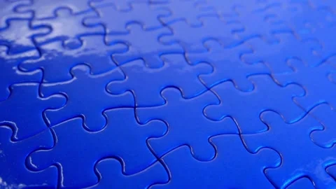 Jigsaw puzzle pieces 3d animation falling, blue mosaic that can be used to Vídeos de archivo 336248352