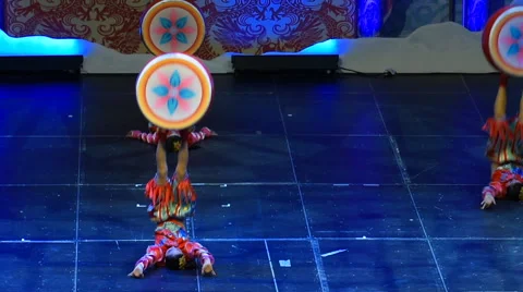 Jinan acrobatic troupe performs in St. Petersburg, Russia Video stock 58602424