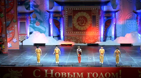 Jinan acrobatic troupe performs in St. Petersburg, Russia 스톡 동영상 58602500