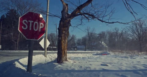 Jm1512 Winter Rural Intersections Stop Sign Stockbeeldmateriaal 46918439