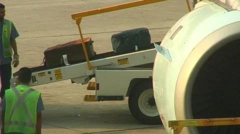 Jm581-Luggage Load Stock Footage 145646