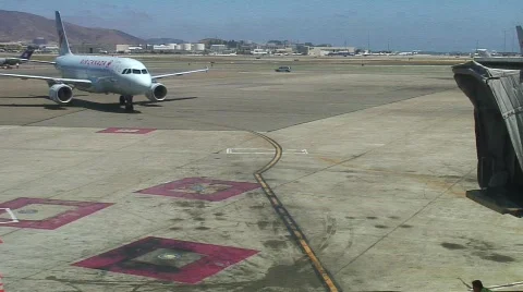 Jm596-Airplane Dock Video stock 145843