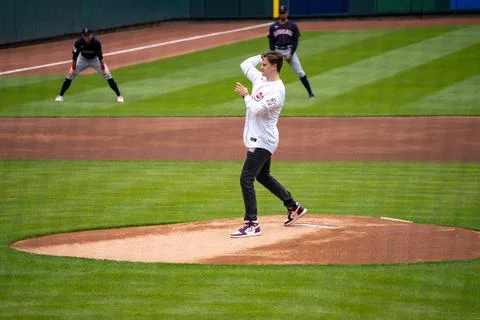Joe Burrow throwing out the first pitch at the Cincinnati Reds Opening day 2022. Stock Photos