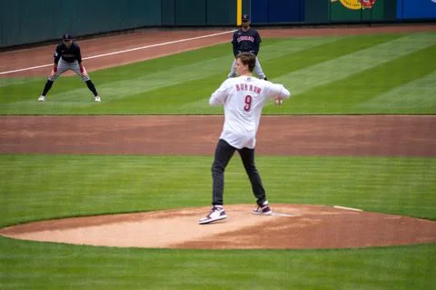 Joe Burrow throwing out the first pitch at the Cincinnati Reds Opening day 2022. Stock Photos