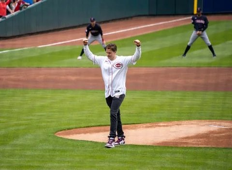 Joe Burrow throwing out the first pitch at the Cincinnati Reds Opening day 2022. Stock Photos