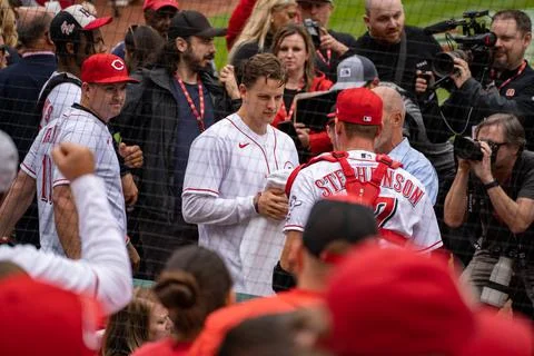 Joe Burrow throwing out the first pitch at the Cincinnati Reds Opening day 2022. Stock Photos
