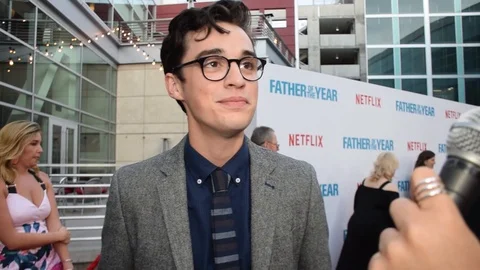 Joey Bragg attends the "Father of the Year" premiere in Los Angeles Video stock 101201633