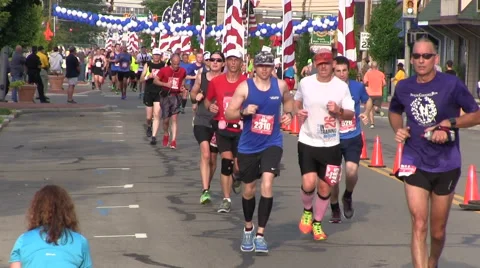 Joggers in the Air Force Marathon 動画素材 54915185