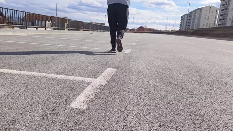 Jogging in the city 動画素材 264635285