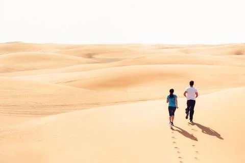 Jogging In The Desert Фото