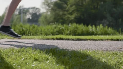 Jogging duo footsteps in park Vídeo Stock 263760166