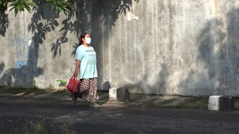 Jogging during a pandemic_02 Stockbeeldmateriaal 156903497