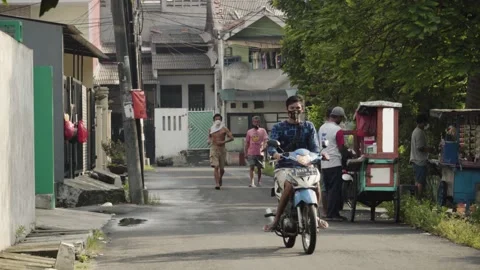 Jogging during a pandemic_03 Stockbeeldmateriaal 156903498