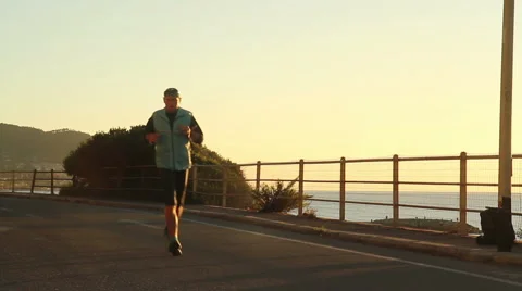 Jogging at the sunset 動画素材 67632843