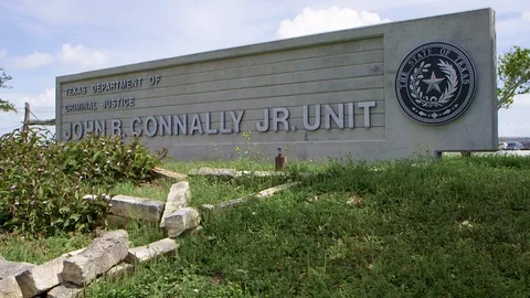 John B Connally Unit Jail Exterior Sign Low Angle Vídeos de archivo 97471050