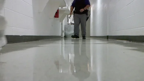 John B Connally Unit Jail Interior Low Angle Feet Vídeos de archivo 97473915