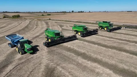 John Deere Combine Vídeos de archivo 253346579