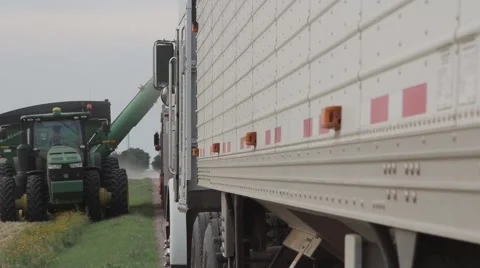 John Deere Grain Cart  Wheat Harvest Stock-Footage 65027022