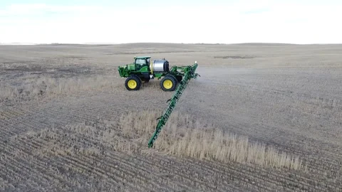 John Deere sprayer sprying field 5 Stock Footage 131903998