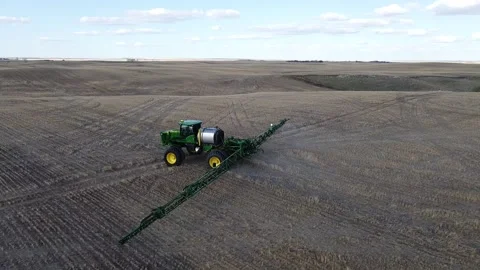 John Deere sprayer sprying field 3 Stock Footage 131904089