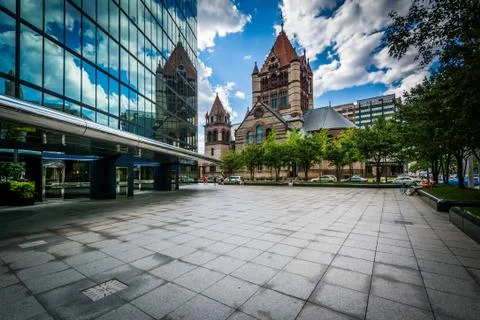 The John Hancock Tower and Trinity Church  at Copley Square  in Back Bay  Bos Foto stock