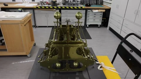 John Harrison's H1 marine chronometer, currently under restoration in London, Lo Vídeos de archivo 331316882