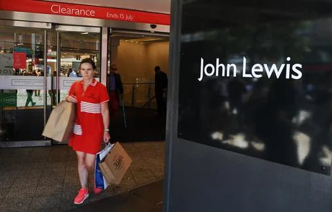 John Lewis Partnership hints of second quarter profits close to zero, London, Un Fotos Stock