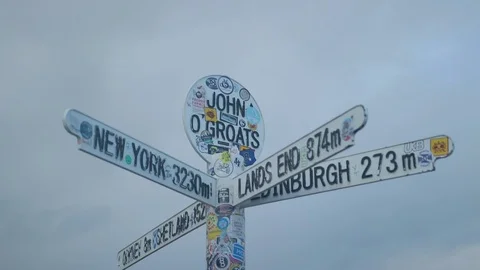 John O Groats sign post close tilt down Video stock 104852566