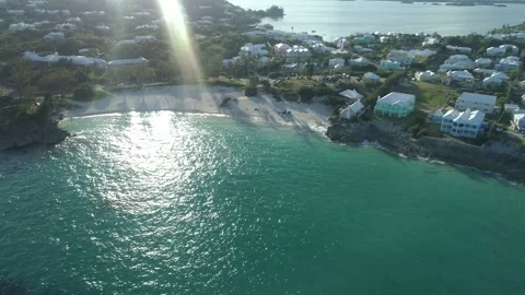 John Smith's Bay Beach Bermuda Pink Sand Blue Green Water Aerial Shot 스톡 동영상 144149805