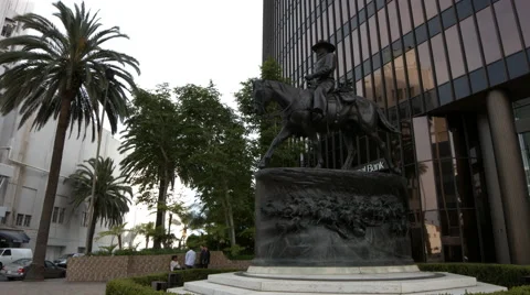 John Wayne on Wilshire Blvd. Vídeo Stock 49569886