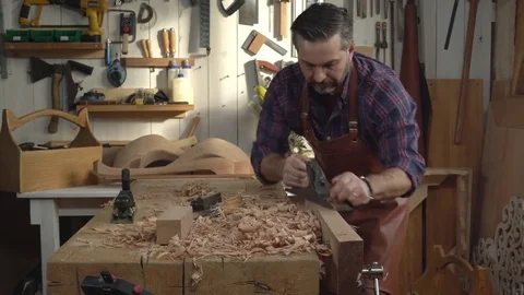 Joiner Planes Solid Wood in his Workshop 库存影片 75143141