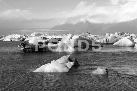 Jokulsarlon Glacial Lagoon in black and white, Vatnajokull, Iceland Stock Photos