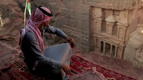 Jordan Petra Facade Of The Treasury Building The Ancient Nabatean Видео 100330391