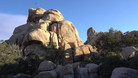Joshua Tree Hidden Valley Rock Formation Vídeos de archivo 124394904