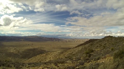 Joshua Tree Ryan Mountain Summit Time Lapse Vídeos de archivo 72971047