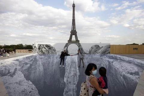 JR artwork by the Eiffel Tower in Paris, France - 27 May 2021 Stock-Fotos