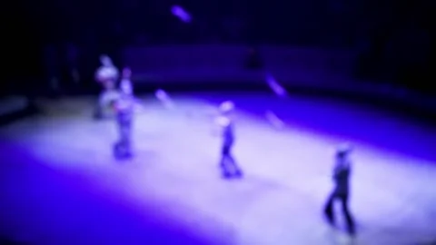 Jugglers in the circus Vídeo Stock 225322586