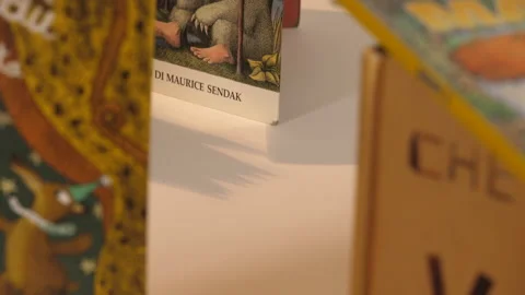 Juggling 動画素材 183830400