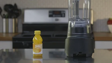 Juice And Blender 스톡 동영상 105329406