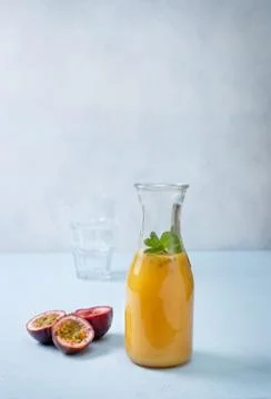 Juice with passion fruit Foto stock
