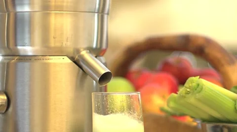 Juicing green juice Stock Footage 43444333